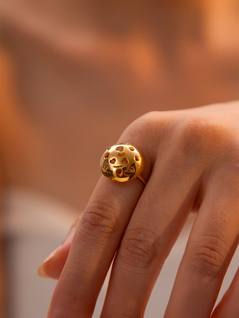 Bague cœur dorée, forme dôme ajourée, acier inoxydable, ajustable, design ins, modèle Clarisse - Bague - Or