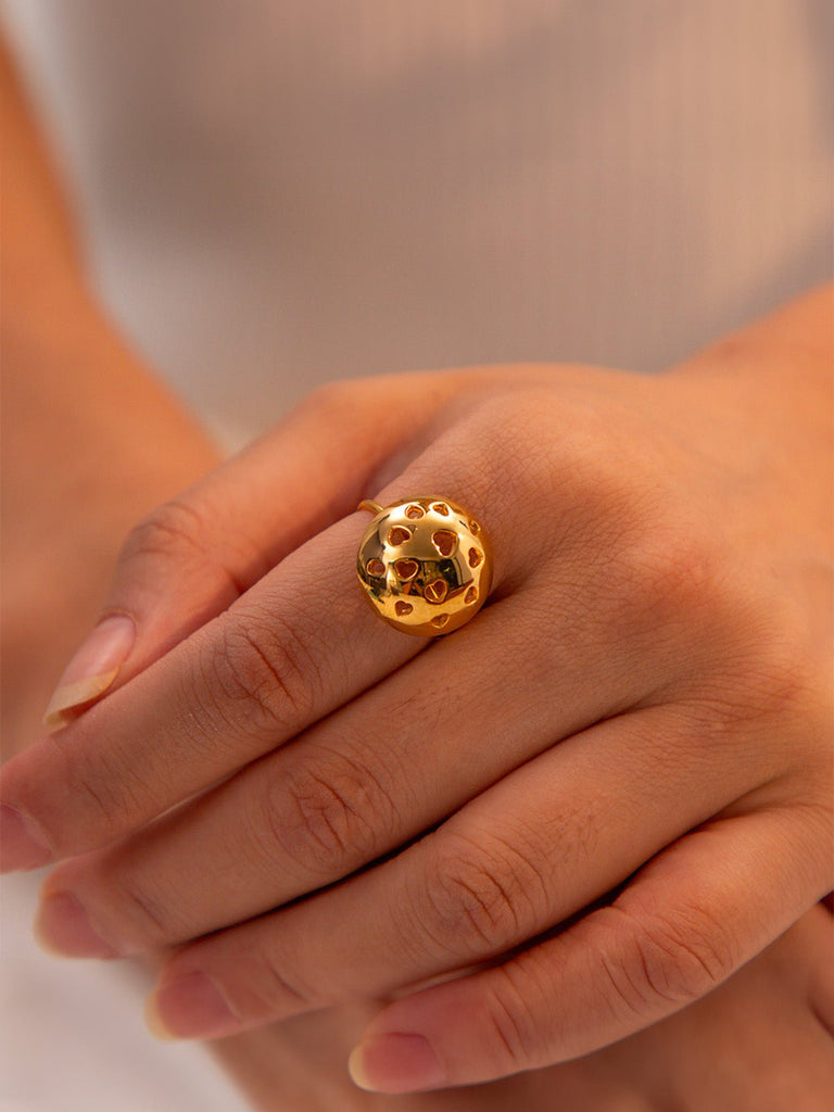Bague cœur dorée, forme dôme ajourée, acier inoxydable, ajustable, design ins, modèle Clarisse - Bague - Or