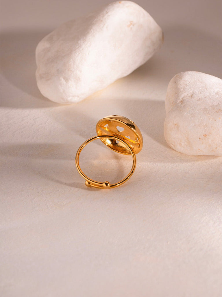 Bague cœur dorée, forme dôme ajourée, acier inoxydable, ajustable, design ins, modèle Clarisse - Bague - Or
