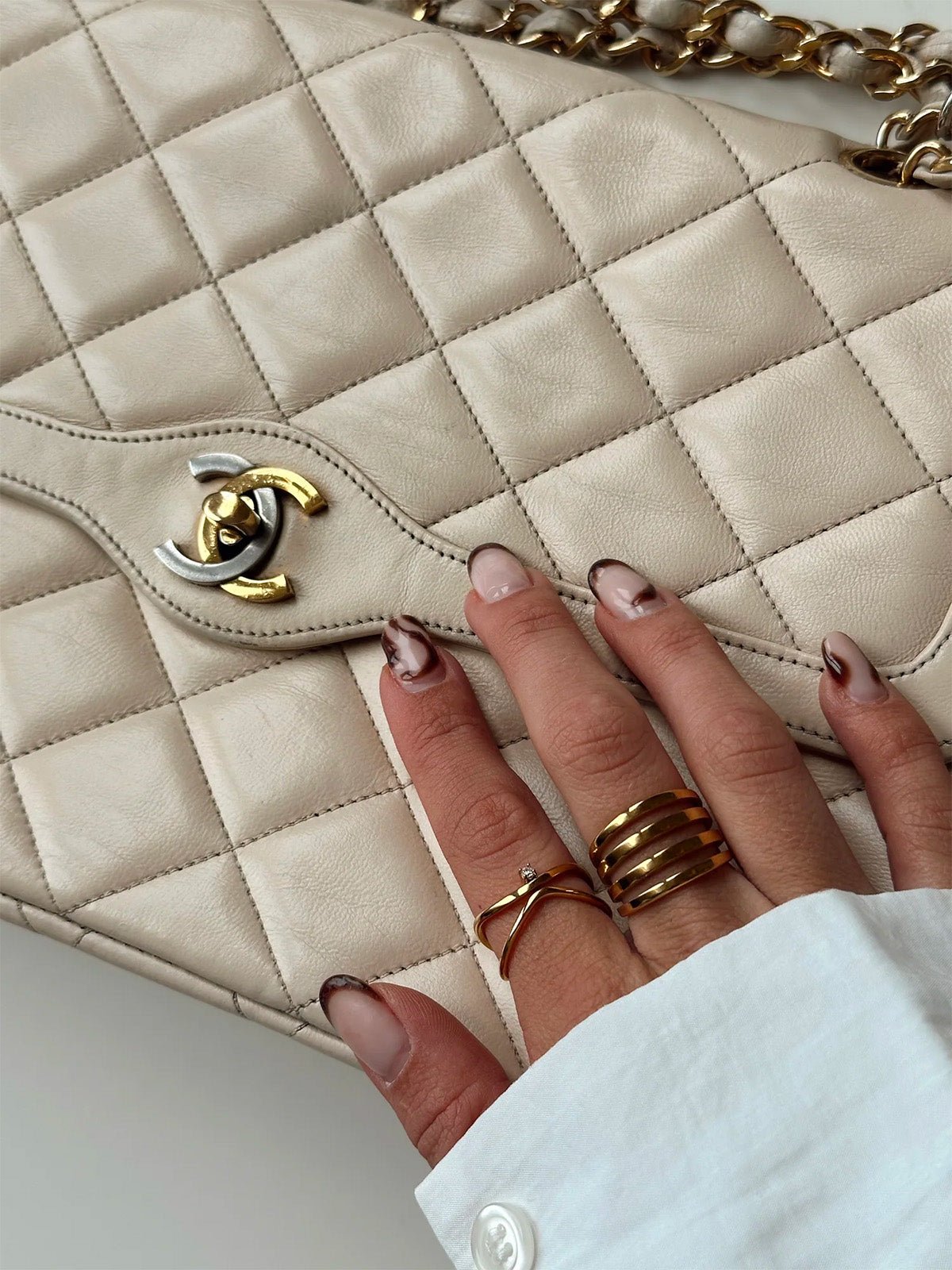 Bague croisée dorée, pierre brillante, style géométrique, ajustement moderne, design minimal, modèle Holor - Bague - Or XS