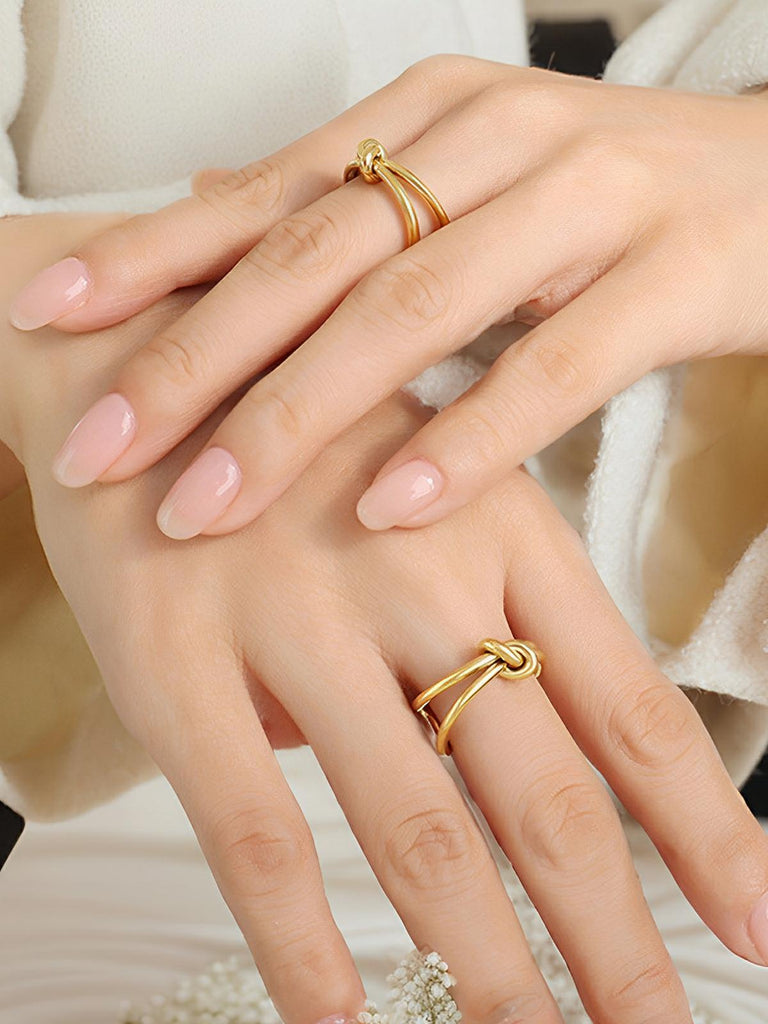 Bague femme acier inoxydable, bague géométrique or 18 carats, bague moderne minimaliste, bijou tendance acier titane, accessoire mode féminin, modèle Inara - Bague - Or XXS