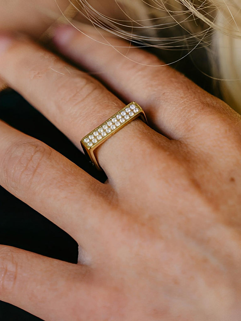 Bague femme acier inoxydable doré, anneau géométrique tendance, bague fine ajustée, bijou mode urbain, accessoire quotidien, modèle Kamylla - Bague - Or XS