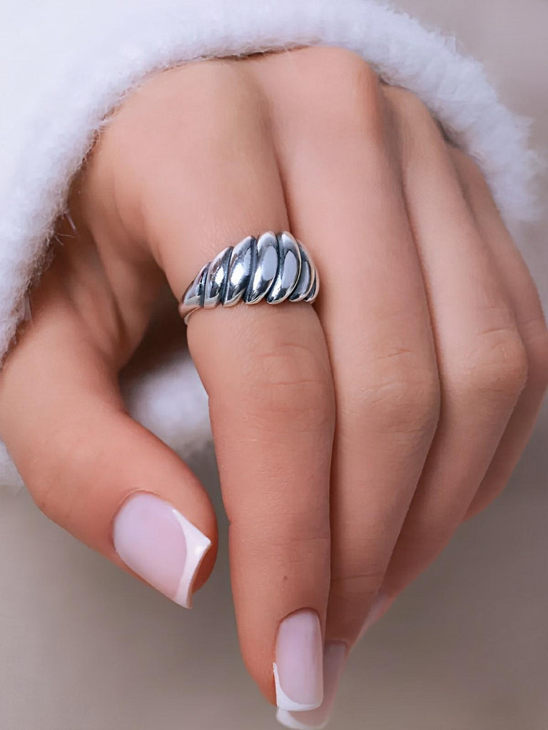 Bague femme acier inoxydable or 18K, style géométrique ondulé, bijoux tendance, mode urbaine, multi tailles, modèle Jorelle - Bague - Argent XXS