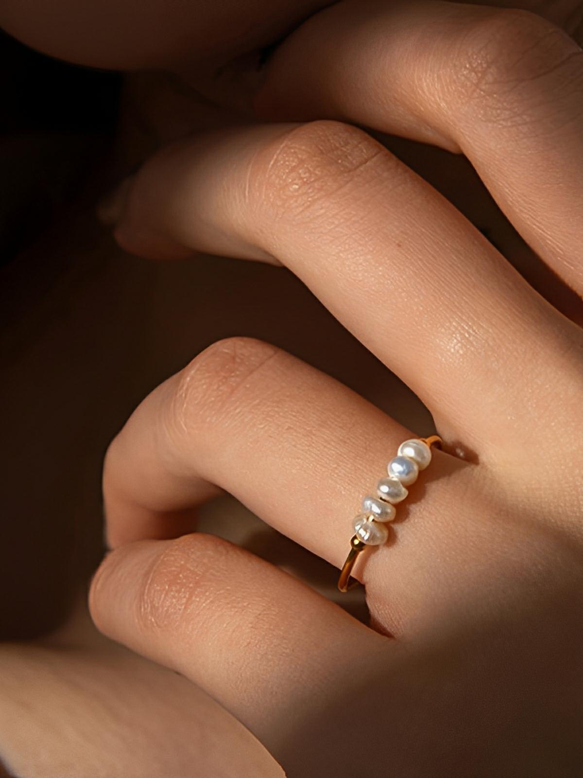 Bague femme acier inoxydable, perle baroque naturelle, anneau ajustable, bijoux acier titane, style luxe léger, modèle Ilyana - Bague - Or XXS