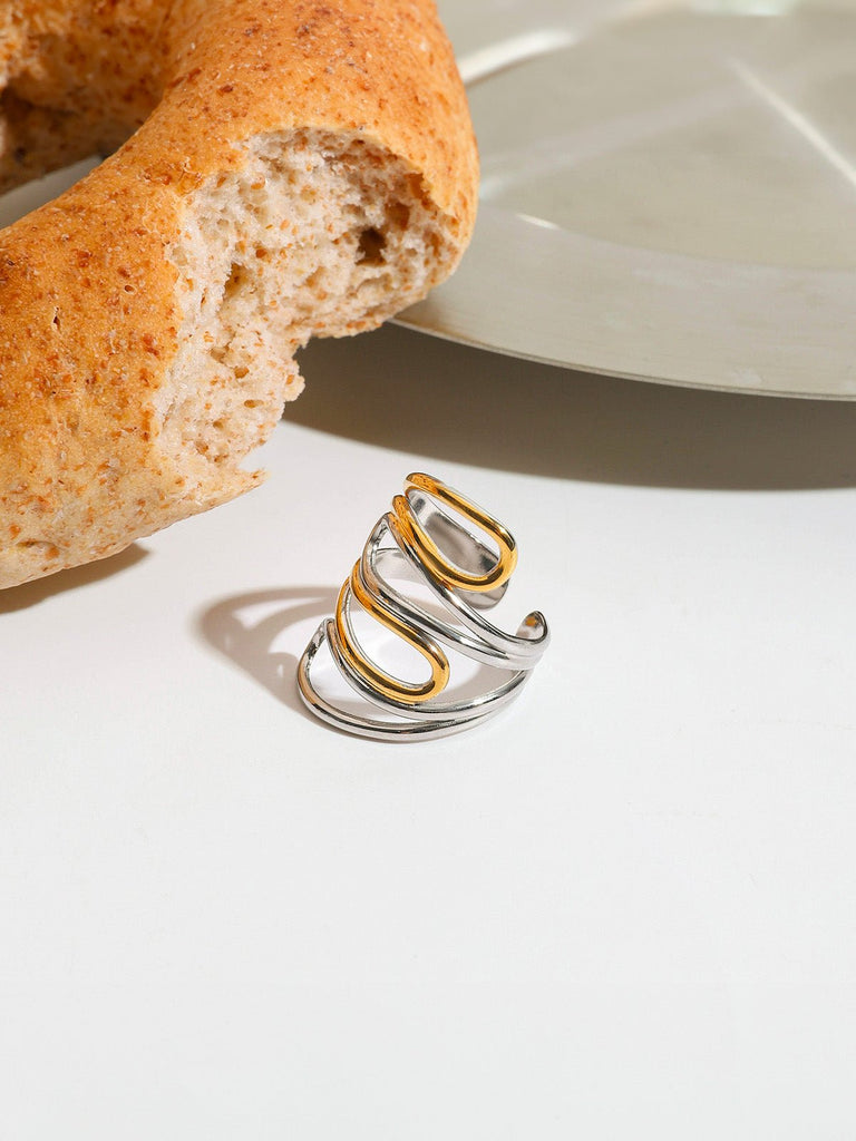 Bague ouverte femme, design ondulé, bicolore or et argent, acier inoxydable, modèle Rika - Bague - Or et argent