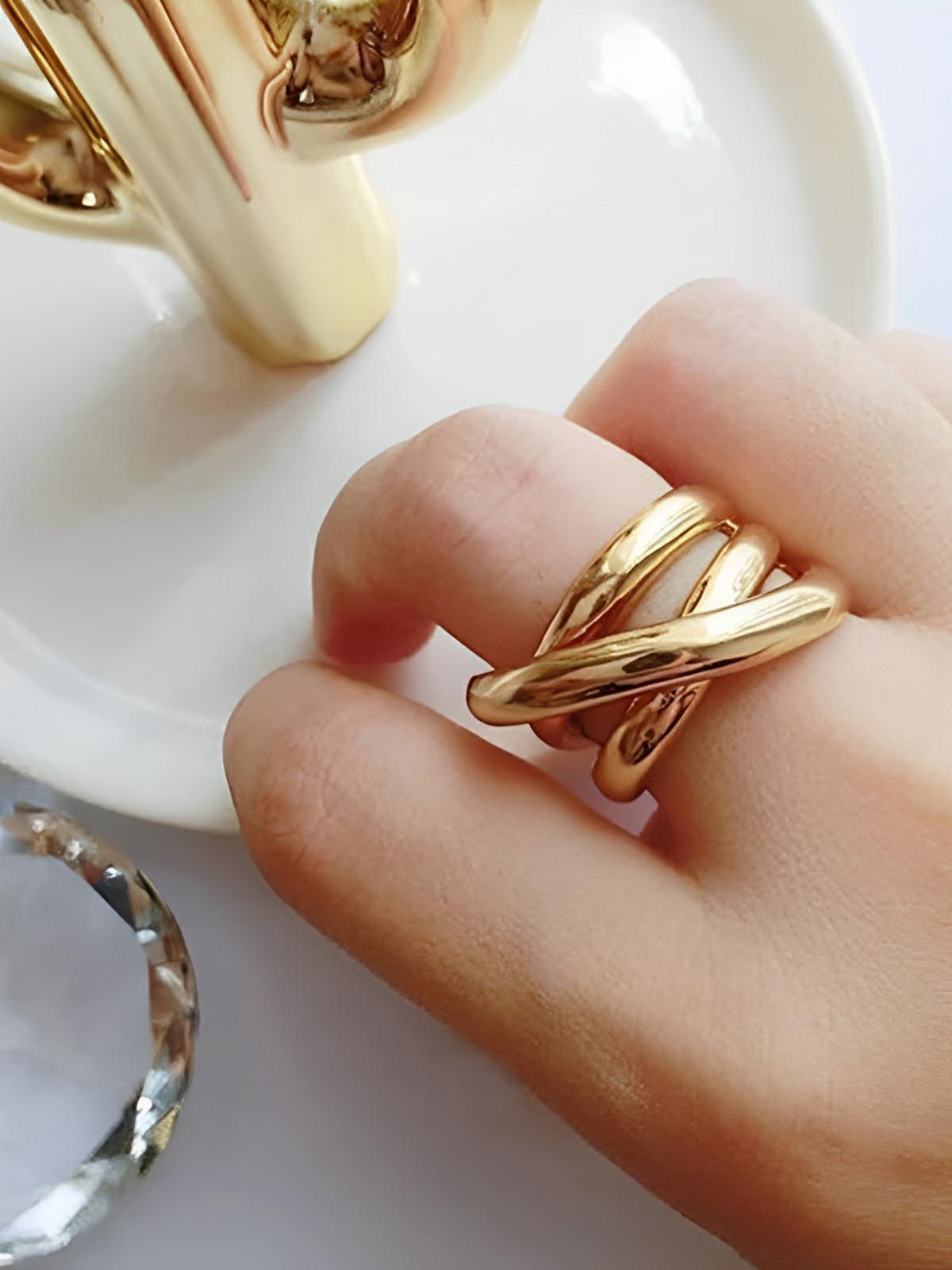 Bague ouverte géométrique femme, acier inoxydable, doré 18K, minimalisme, tendance 2025, modèle Joyce - Bague - Or XXS