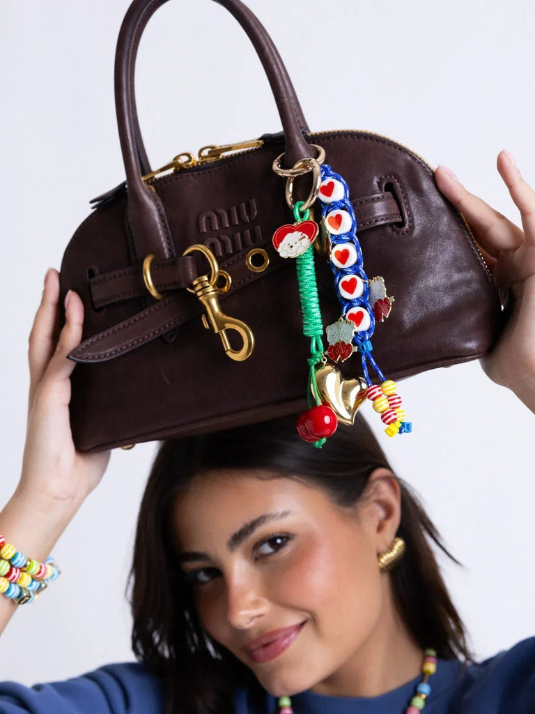 Bijou de sac cerise, cœur doré, porte - clés fantaisie, breloque colorée, accessoire sac tendance, modèle Yoa - Vert