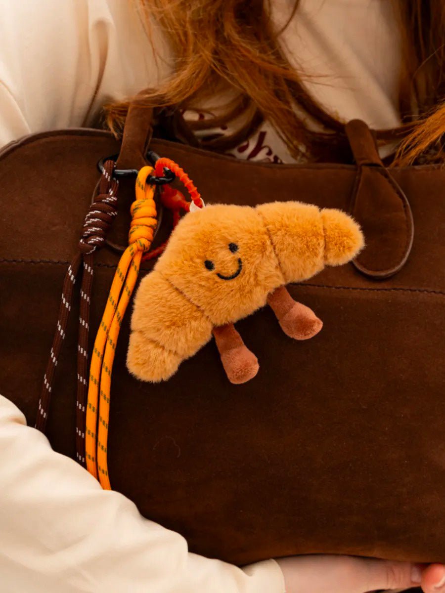 Bijou de sac croissant moelleux, peluche kawaii, breloque fantaisie, porte - clé rigolo, idée cadeau fille, modèle Okla - Camel