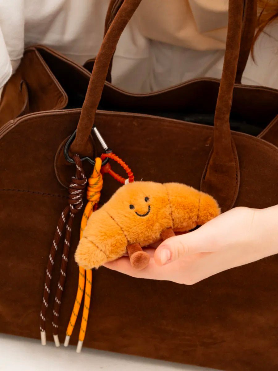 Bijou de sac croissant moelleux, peluche kawaii, breloque fantaisie, porte - clé rigolo, idée cadeau fille, modèle Okla - Camel