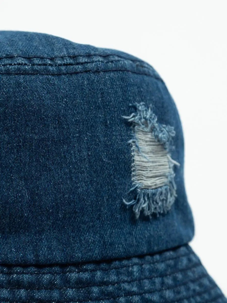 Bob en jean usé, effet vieilli, bords effilochés, style unisexe, tendance Y2K, modèle Kelips - Bob - Bleu marine
