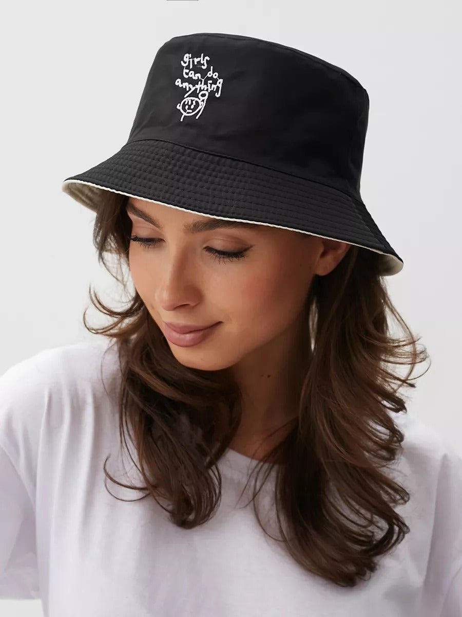 Bob réversible visage femme, motif brodé, protection solaire, style original, tissu twill, modèle Lana - Bob - Blanc crème