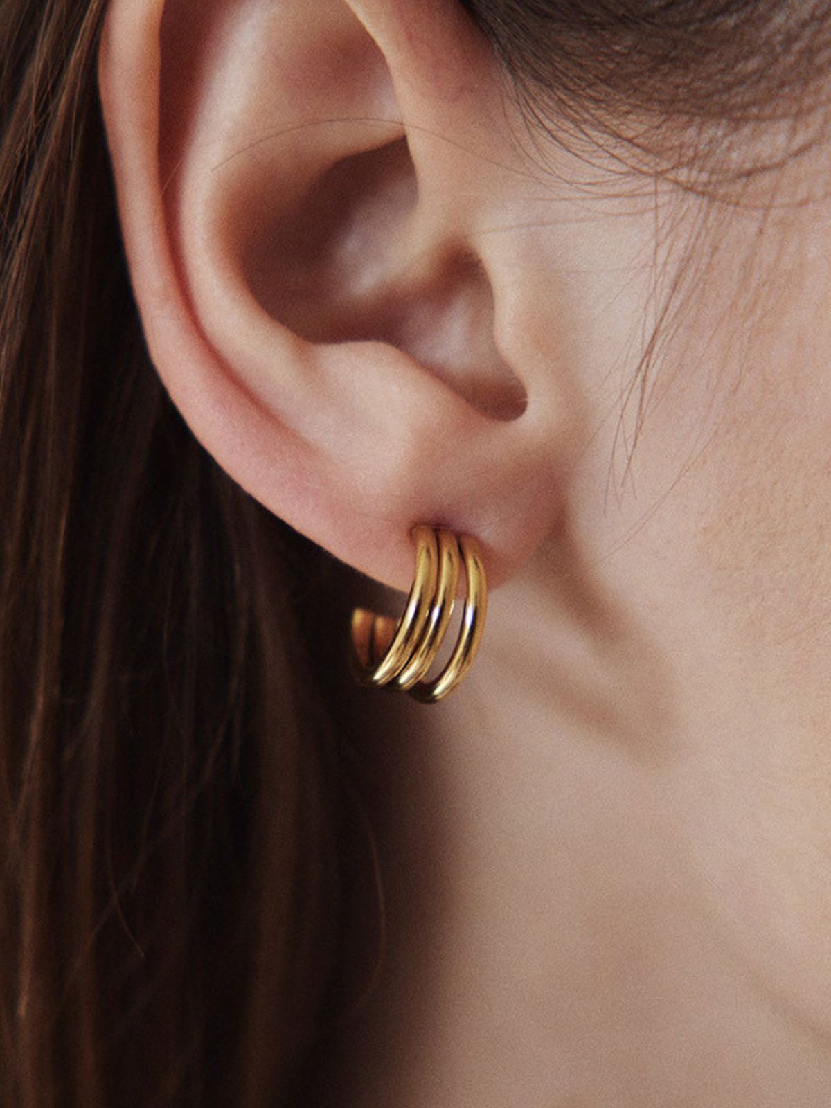 Boucles d’oreilles acier inoxydable, forme C incurvée, triple couche, plaqué or, style géométrique, modèle Ecrame - Boucles d'oreilles - Or 44 mm