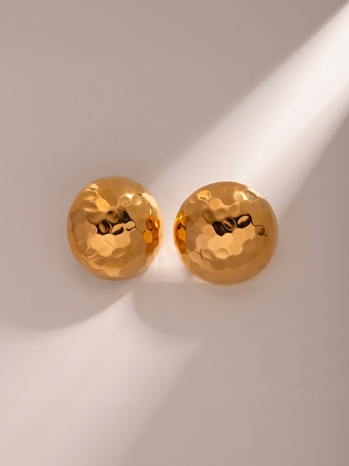 Boucles d’oreilles bombées, acier inoxydable martelées, dorées, rondes, clips, chic et soirée, style ins, modèle Louison - Boucles d'oreilles - Or
