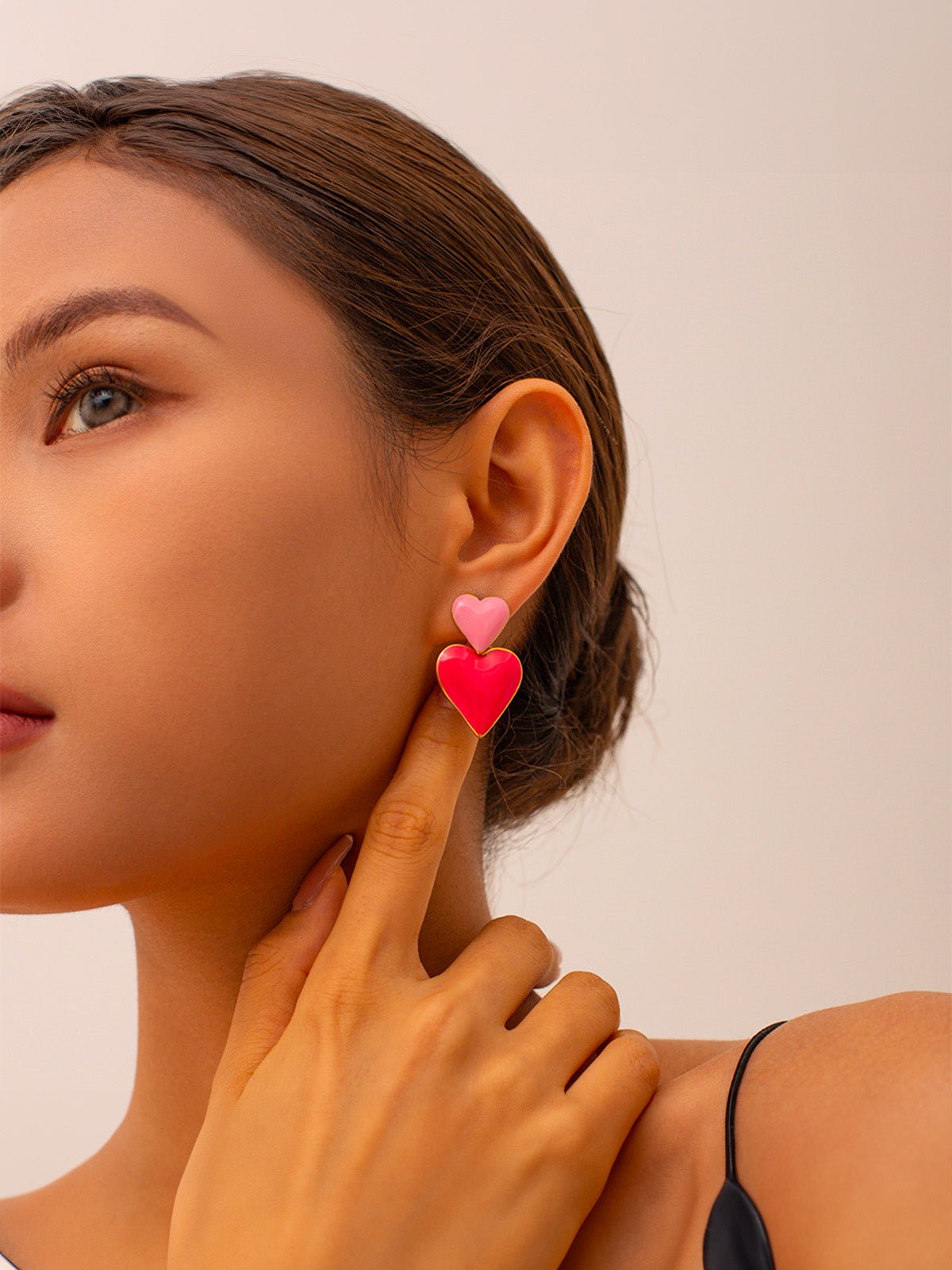 Boucles d'oreilles cœur rose, boucles d'oreilles rouge vif, bijoux fantaisie femme, forme géométrique, tendance ins, modèle Cassie - Boucles d'oreilles - Rose