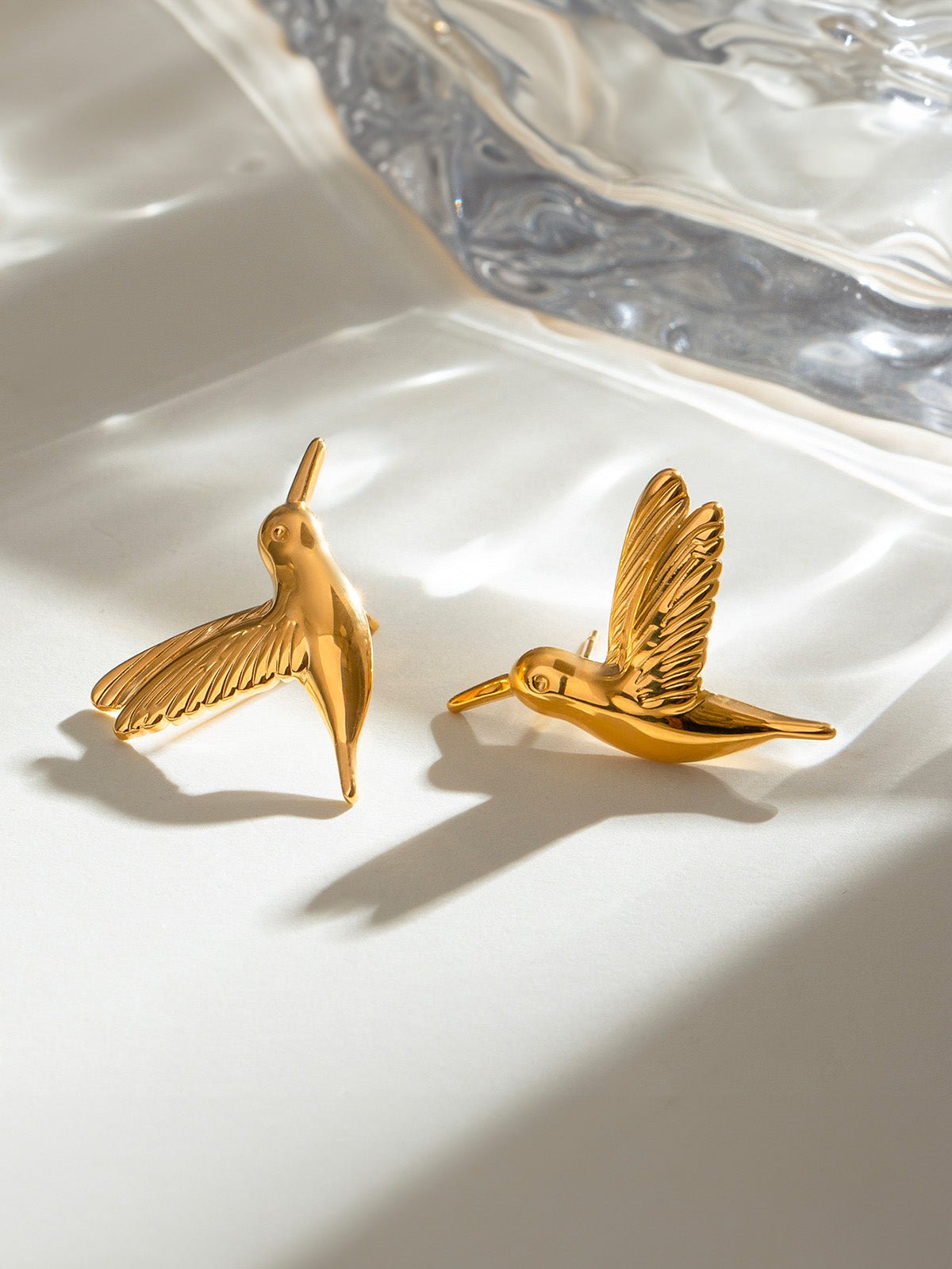 Boucles d’oreilles colibri dorées, acier inoxydable, poussette, hypoallergénique, waterproof, modèle Clélia - Boucles d'oreilles - Or