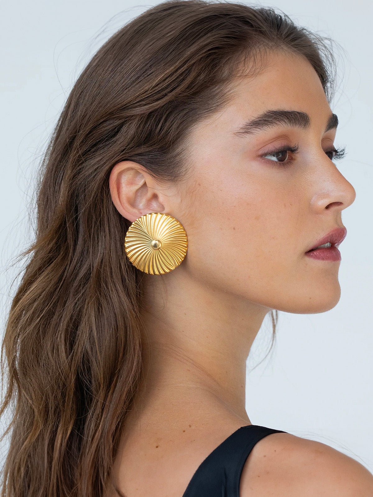 Boucles d'oreilles dorées, rondes, texturées, acier inoxydable, larges, style chic et soirée, modèle Émilie - Boucles d'oreilles - Or