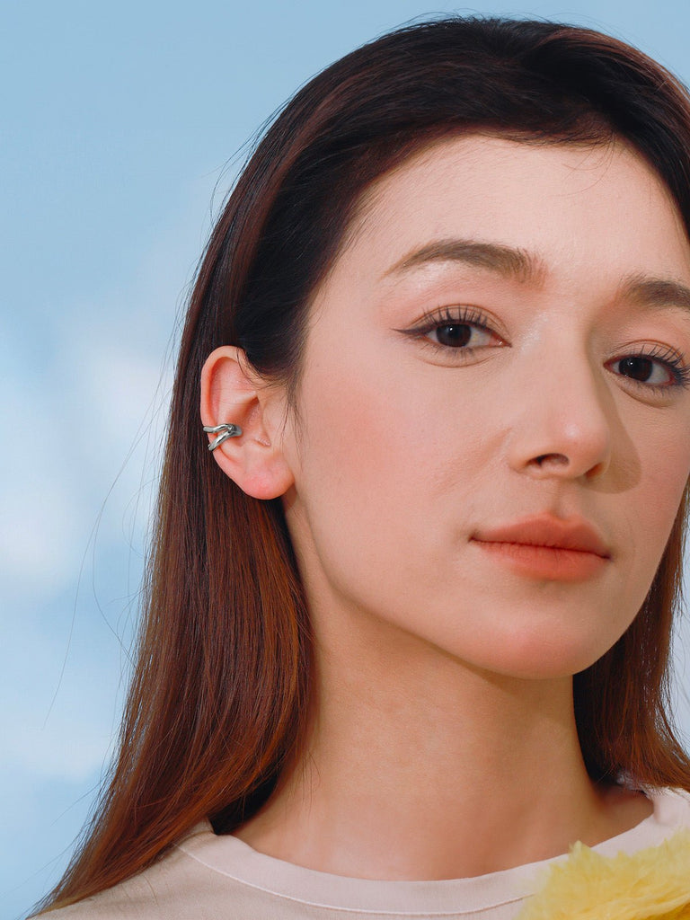 Boucles d'oreilles sans perçage, design croisé, acier inoxydable, or 18K, style minimaliste, modèle Alicia - Boucles d'oreilles - Argent