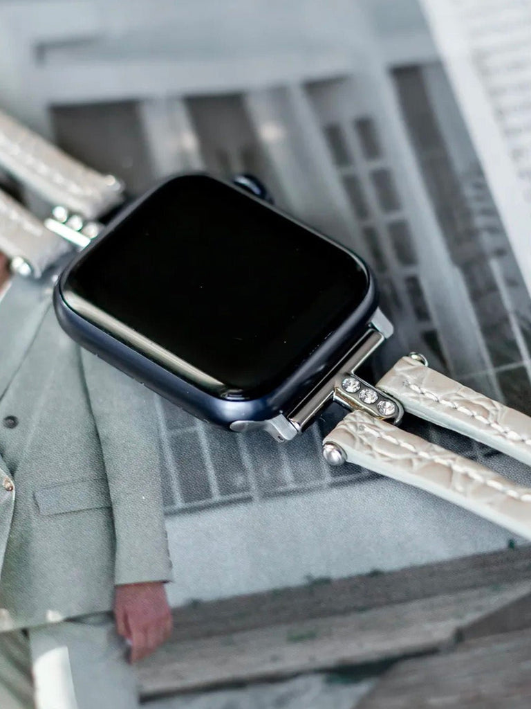 Bracelet Apple Watch effet crocodile femme cuir gris, métal et strass, design moderne, compatible toutes séries, modèle Neyla - Bracelet Apple Watch - Beige 38 à 42mm