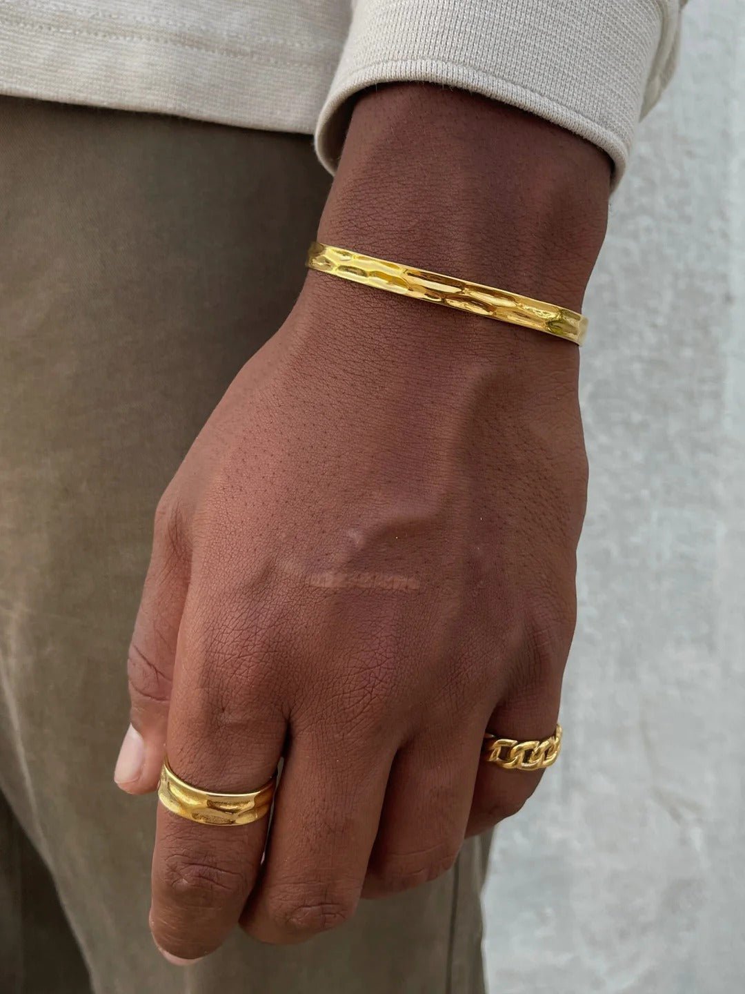 Bracelet jonc en acier inoxydable, finition miroir, design ouvert, modèle Lancelot - Bracelet - Or S - M