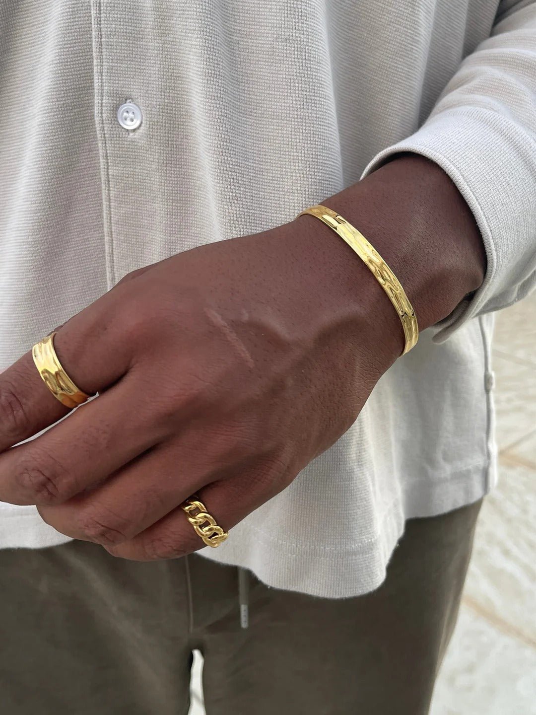 Bracelet jonc en acier inoxydable, finition miroir, design ouvert, modèle Lancelot - Bracelet - Or S - M