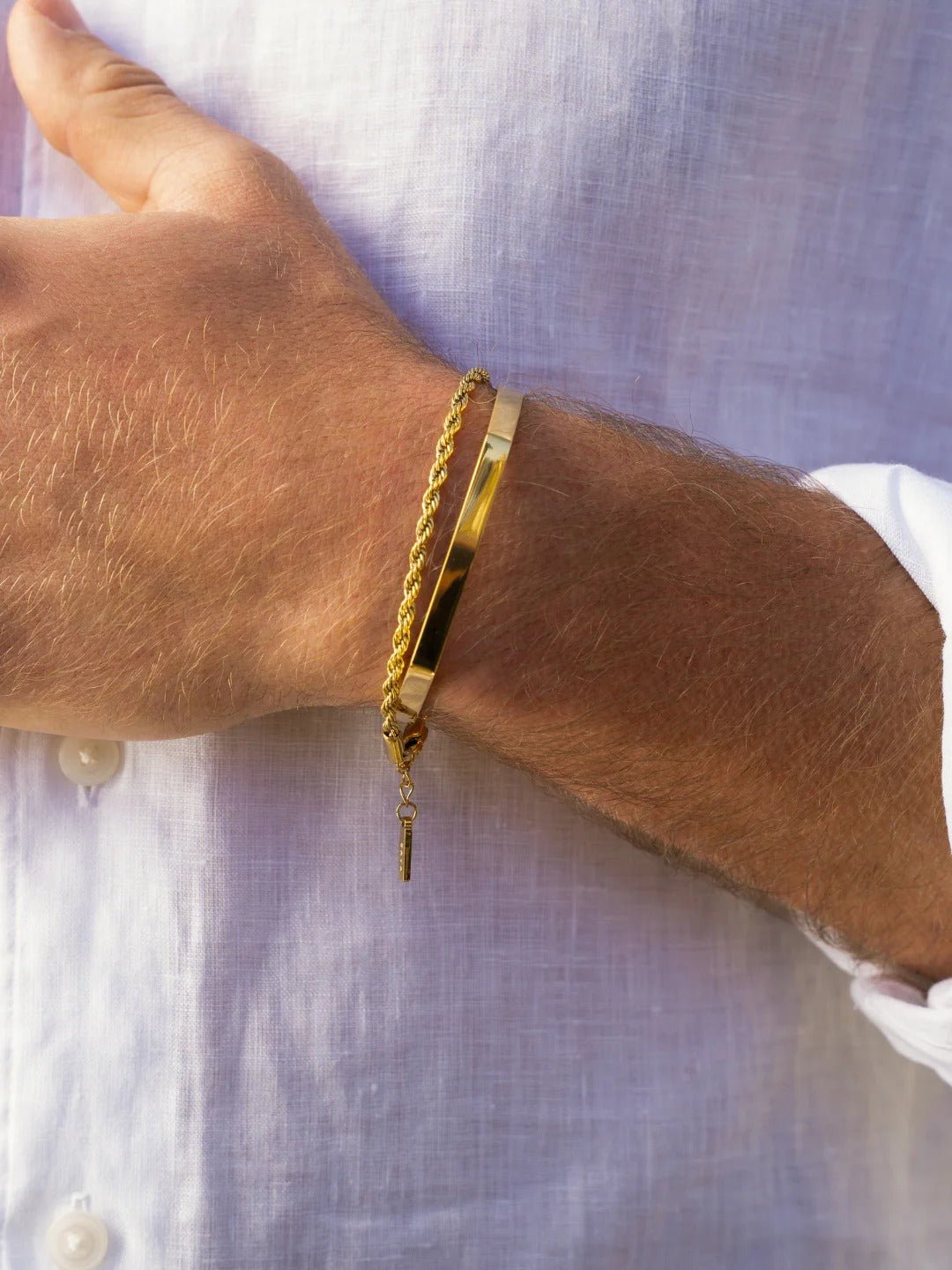 Bracelet jonc rigide géométrique, en acier inoxydable, finition miroir, minimaliste, modèle Dako - Bracelet - Or S - M