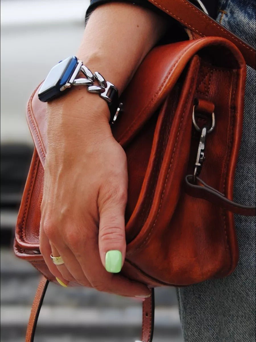 Bracelet montre Apple Watch cuir, maillons métal argent, style moderne, ajustable, modèle Rénata - Bracelet Apple Watch - Noir 38 à 42mm
