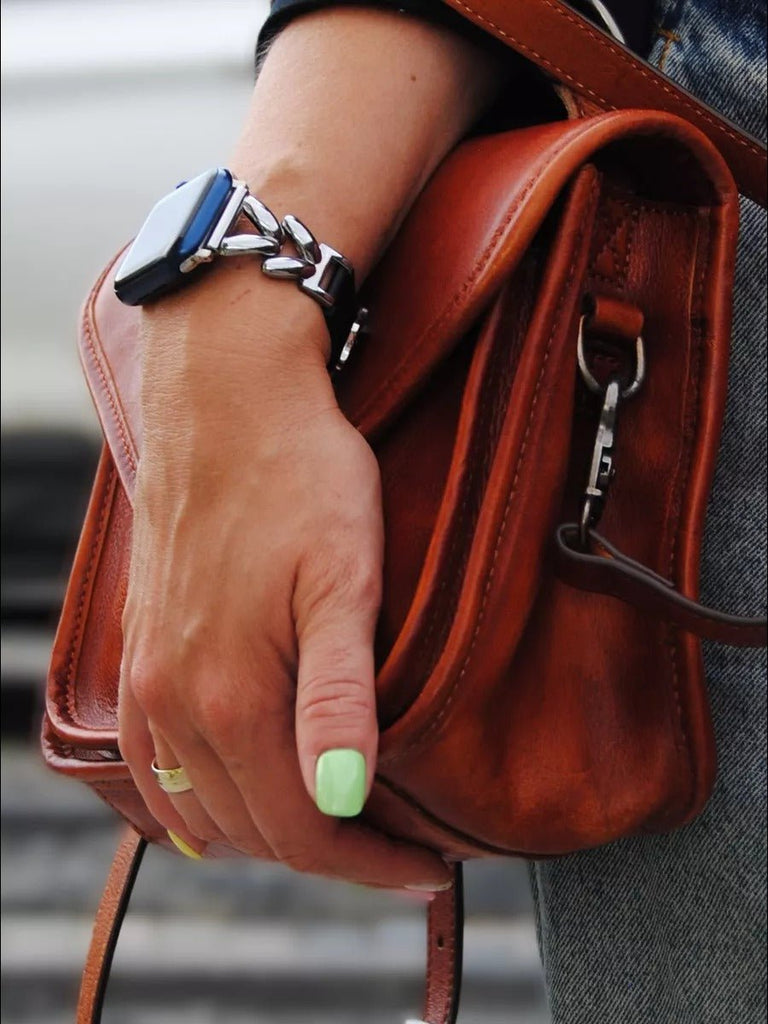 Bracelet montre Apple Watch cuir, maillons métal argent, style moderne, ajustable, modèle Rénata - Bracelet Apple Watch - Noir 38 à 42mm