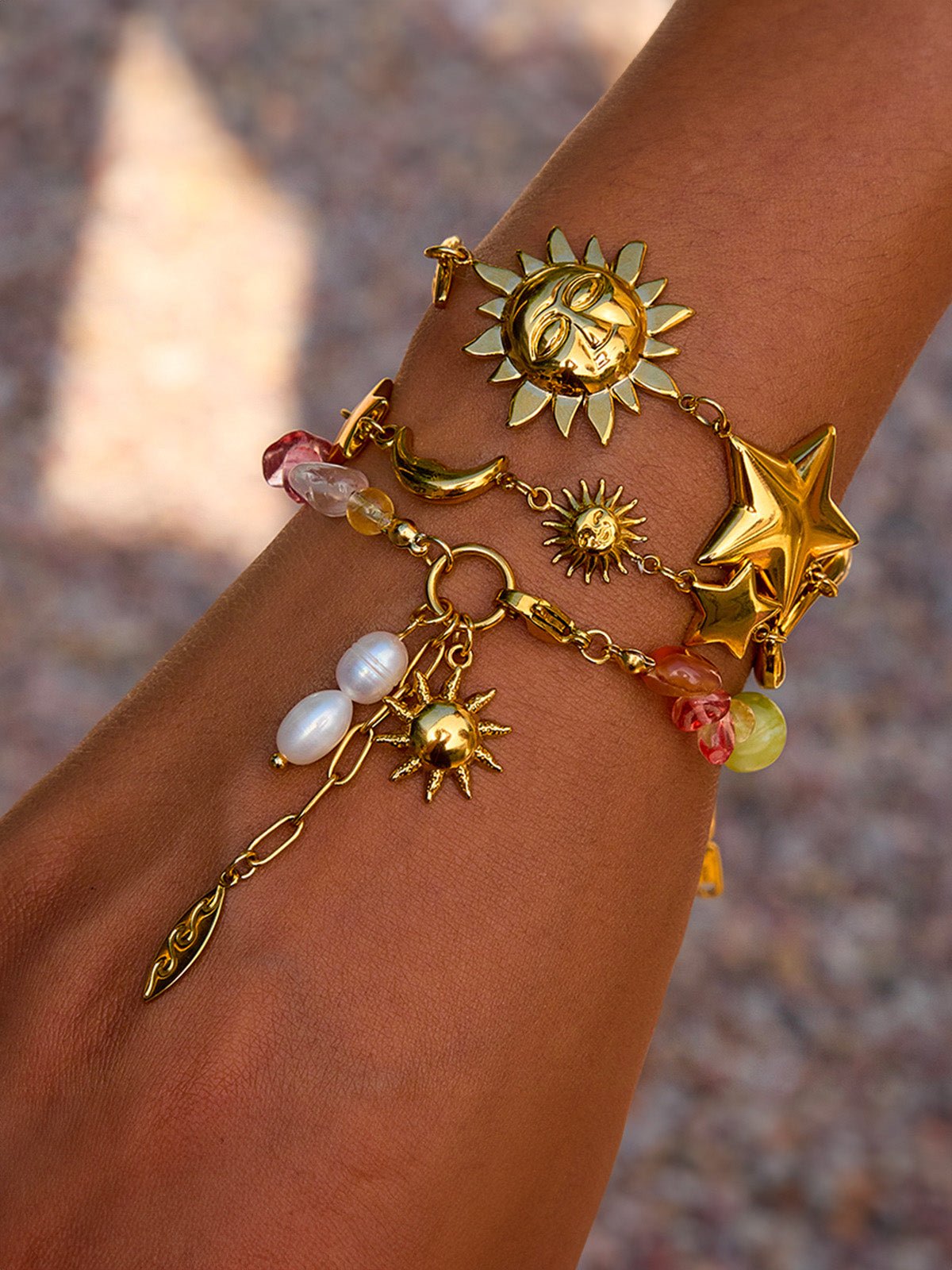 Bracelet soleil doré en acier inoxydable, pierres colorées, perles d'eau douce, chaîne réglable, modèle Nour - Boucles d'oreilles - Multicolore