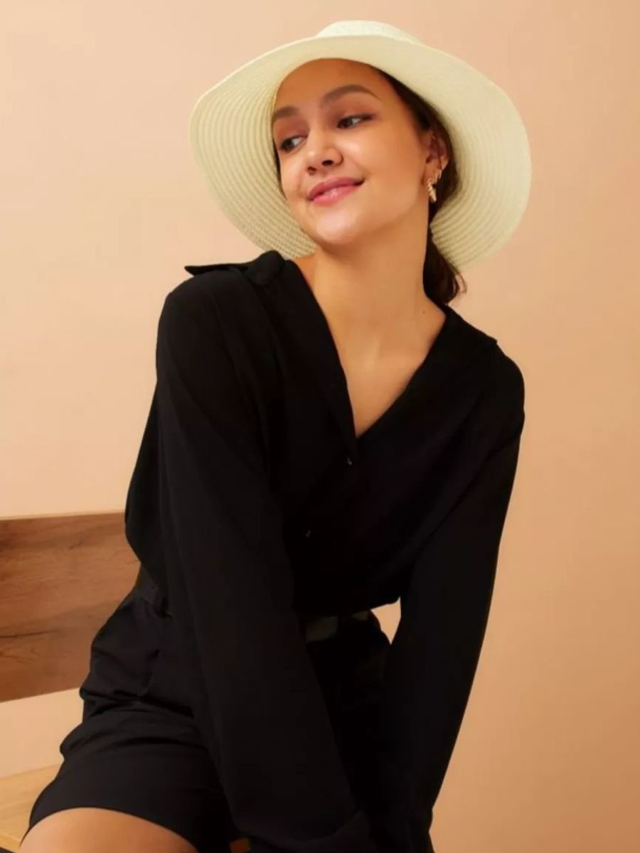 Chapeau de paille femme, large bord, protection solaire, ruban et perle décoratif, idéal pour été et plage, modèle Morgane - Chapeau de paille - Blanc