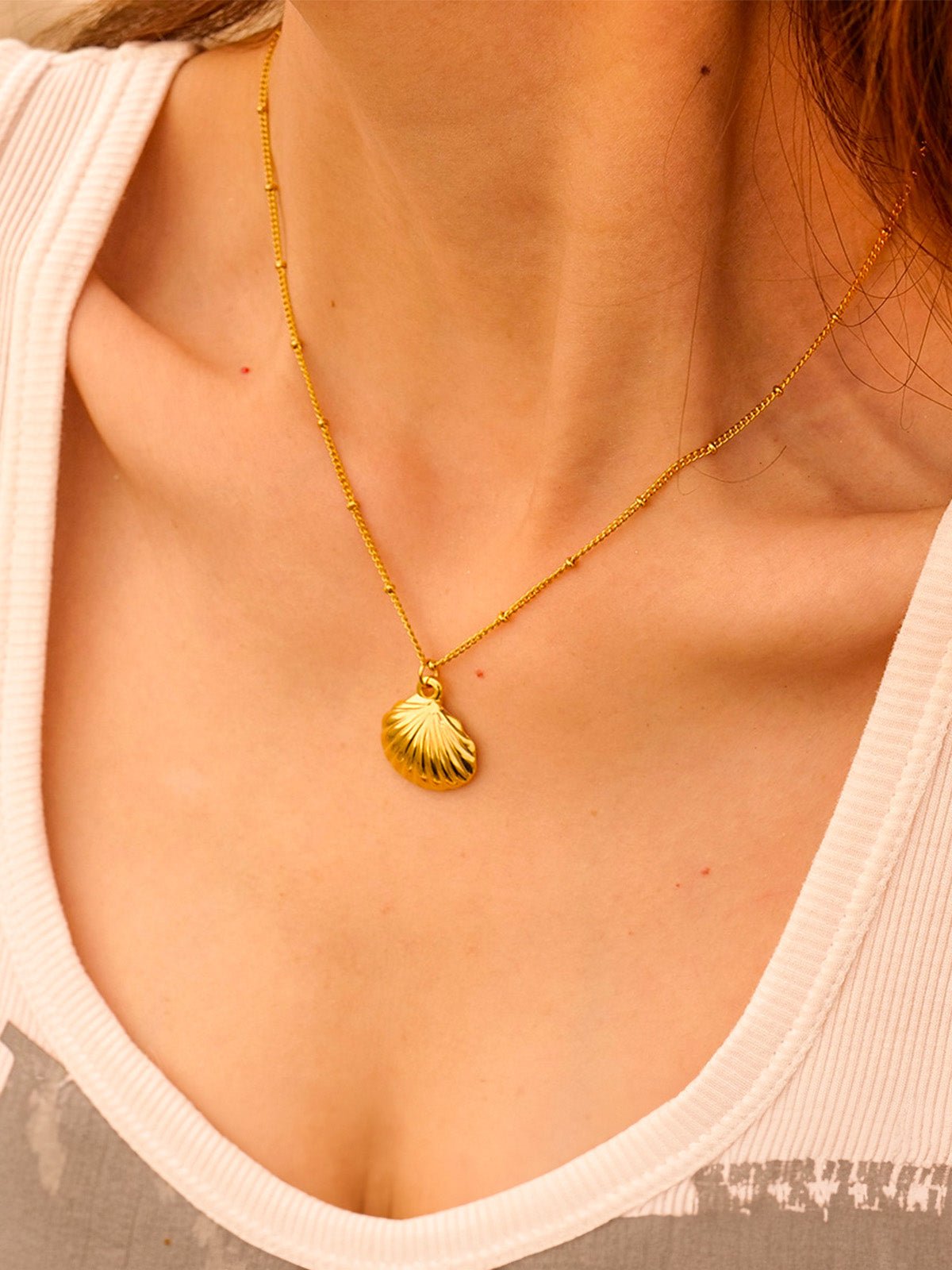 Collier coquillage doré, pendentif coquillage 18K, chaîne fine acier inoxydable, bijou doré femme, collier mer discret, modèle Kidi - Collier - Or