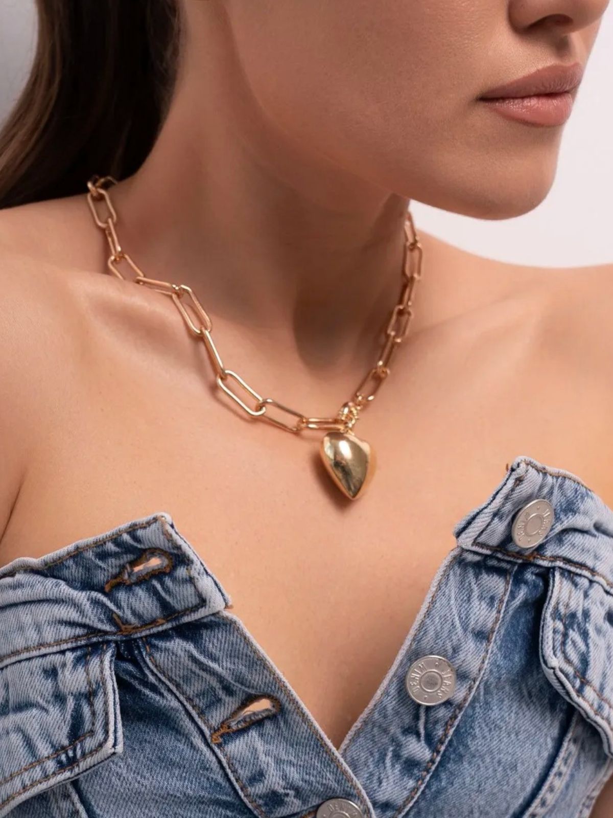 Collier doré 18 carats, cœur pendentif, chaîne courte femme, style old money, bijou casual chic, modèle Felicitee - Collier - Or 48 cm