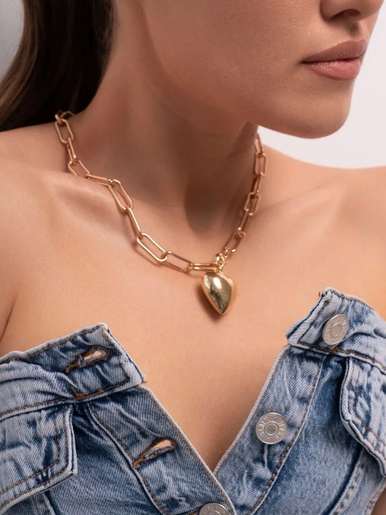 Collier doré 18 carats, cœur pendentif, chaîne courte femme, style old money, bijou casual chic, modèle Felicitee - Collier - Or 48 cm
