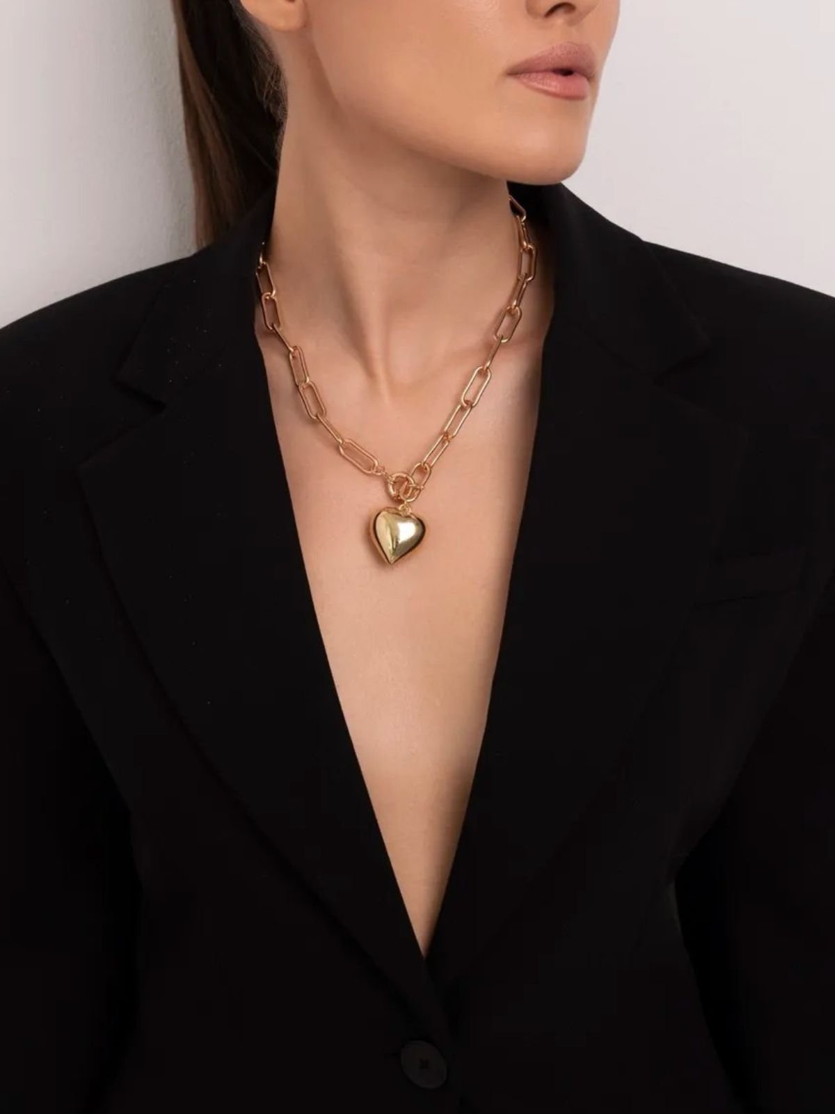 Collier doré 18 carats, cœur pendentif, chaîne courte femme, style old money, bijou casual chic, modèle Felicitee - Collier - Or 48 cm