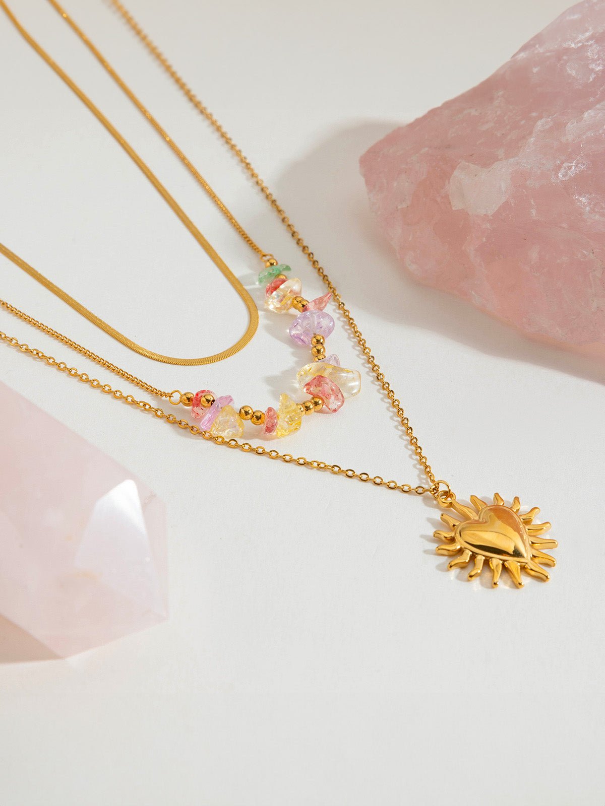 Collier multirang doré, pendentif cœur soleil, pierres naturelles colorées, acier inoxydable, modèle Anne - Collier - Or 45 + 5 cm
