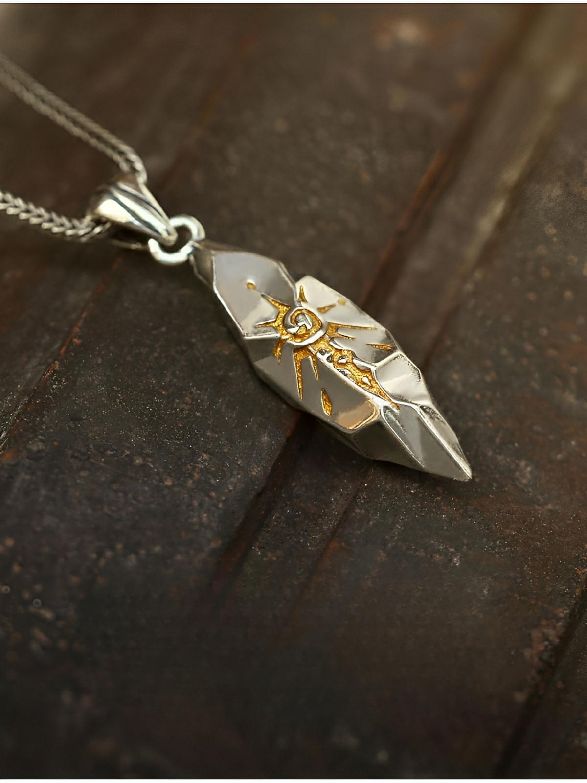 Collier pendentif soleil tribal, style ethnique, en cuivre plaqué argent, modèle Séro - Collier - Argent 60 cm