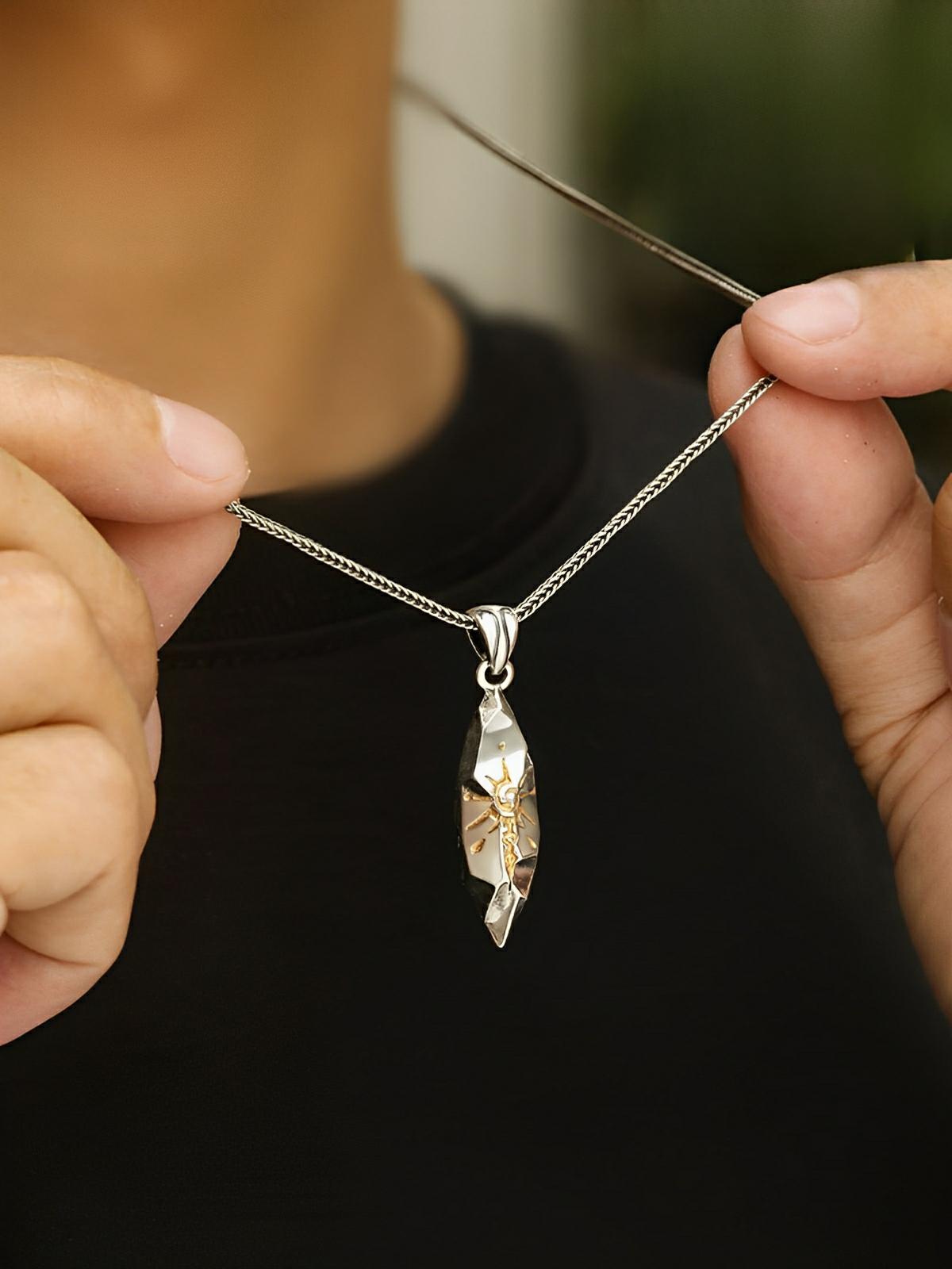 Collier pendentif soleil tribal, style ethnique, en cuivre plaqué argent, modèle Séro - Collier - Argent 60 cm