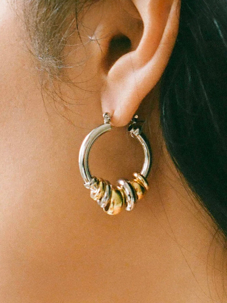 Créoles épaisses bombées, anneaux massifs argentés, acier inoxydable, effet perles mobiles, fermeture à cliquet, modèle Aurélie - Boucles d'oreilles - Or