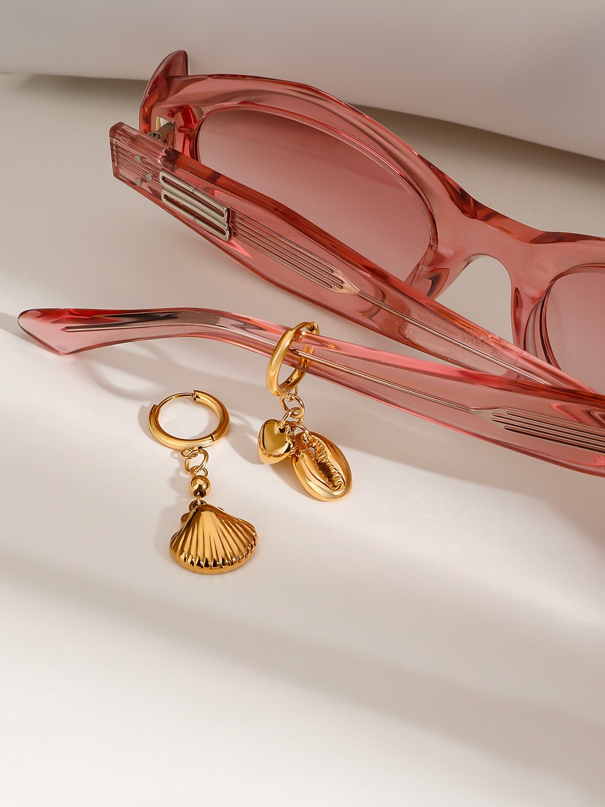 Duo de charms bikini doré, breloque coquillage, pendentif acier inoxydable, bijou waterproof, accessoire hypoallergénique, modèle Kitrine - charms -