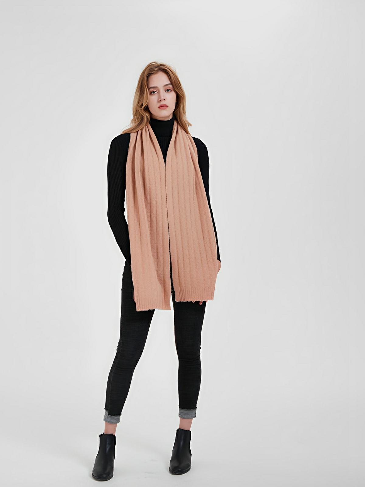 Écharpe en pure laine mérinos, tricotée à motifs lettres, douce et chaude, unisexe, longueur 180 cm, accessoire hiver confortable, modèle Yuna - Écharpe - Beige