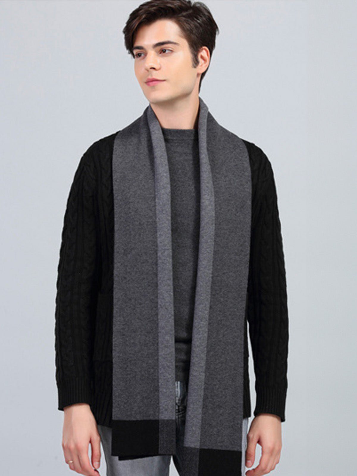 Écharpe homme en laine douce, design bloc couleur, style moderne hivernal, chaud et confortable, longueur généreuse, modèle Sébastien - Écharpe - Style 1
