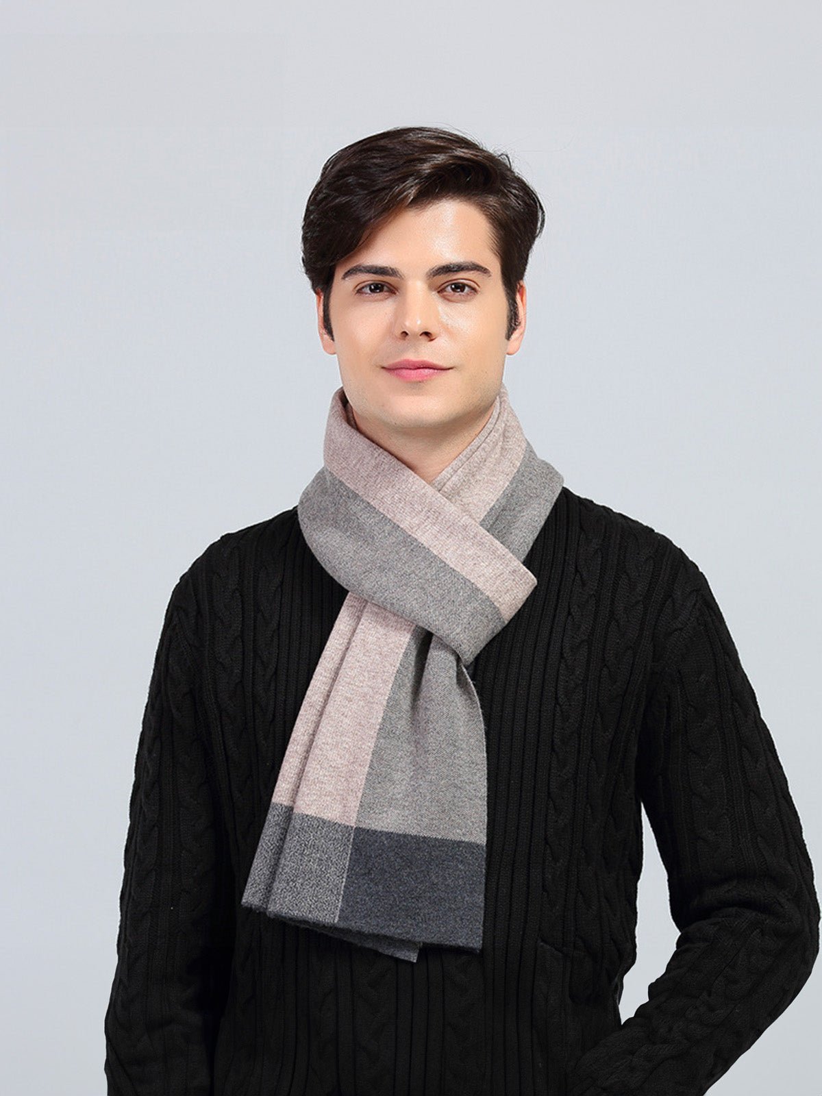 Écharpe homme en laine douce, design bloc couleur, style moderne hivernal, chaud et confortable, longueur généreuse, modèle Sébastien - Écharpe - Style 3