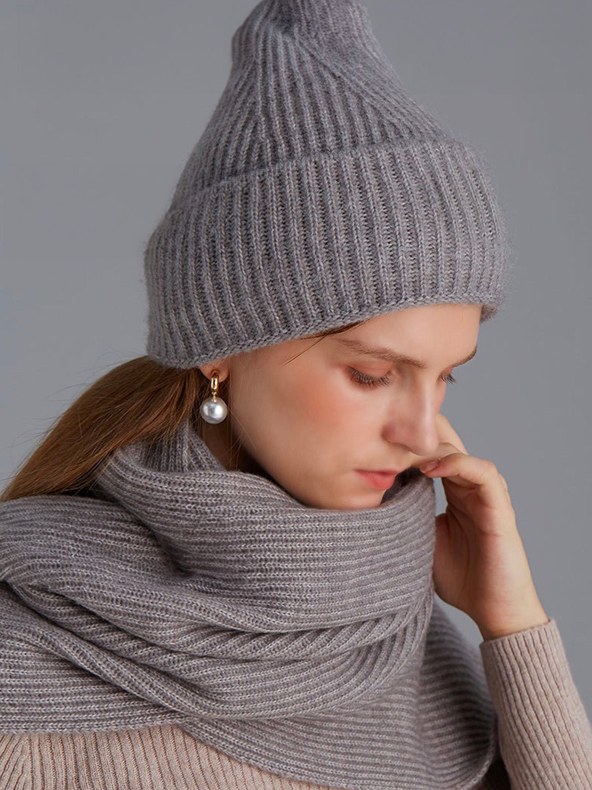 Ensemble bonnet écharpe en nylon et laine, accessoire chaud mixte, set bonnet écharpe pour l'hiver, ensemble tricoté doux, modèle Lorion - Écharpe - Gris