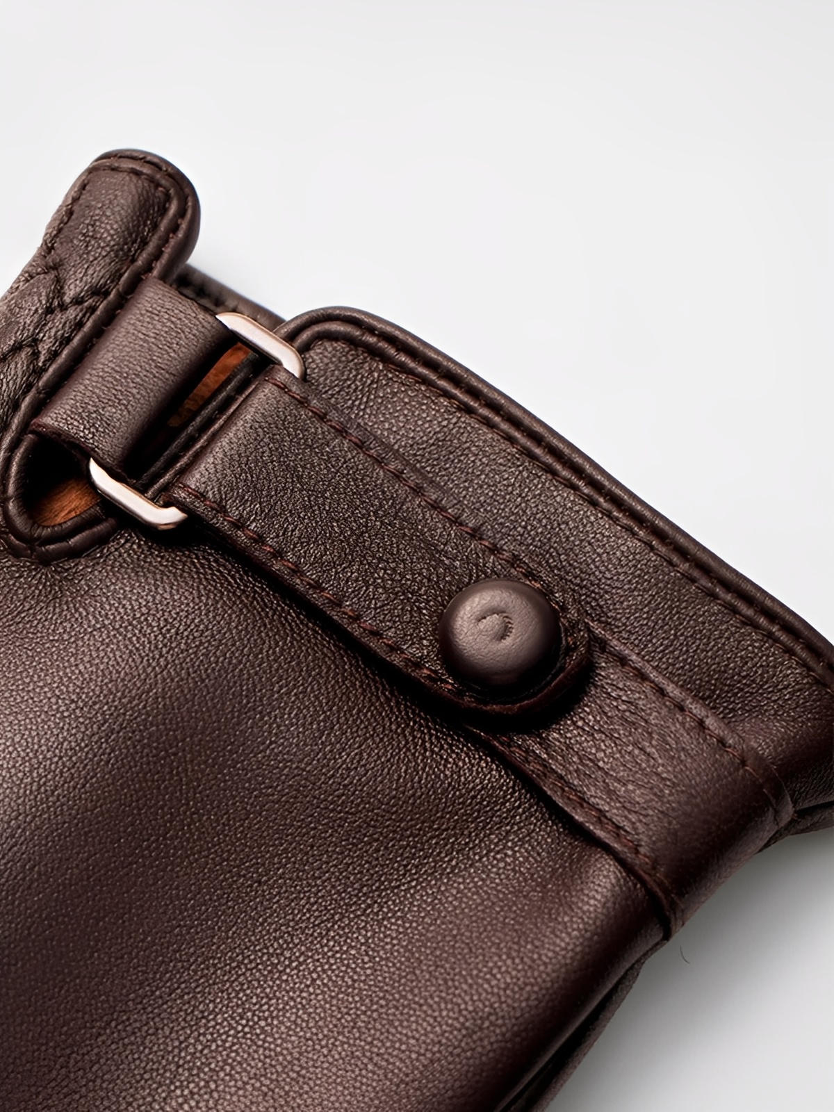Gants en cuir pour homme, doublure chaude et douce, compatibles écran tactile, fermeture ajustable au poignet, parfaits pour l’hiver en ville, modèle Tradus