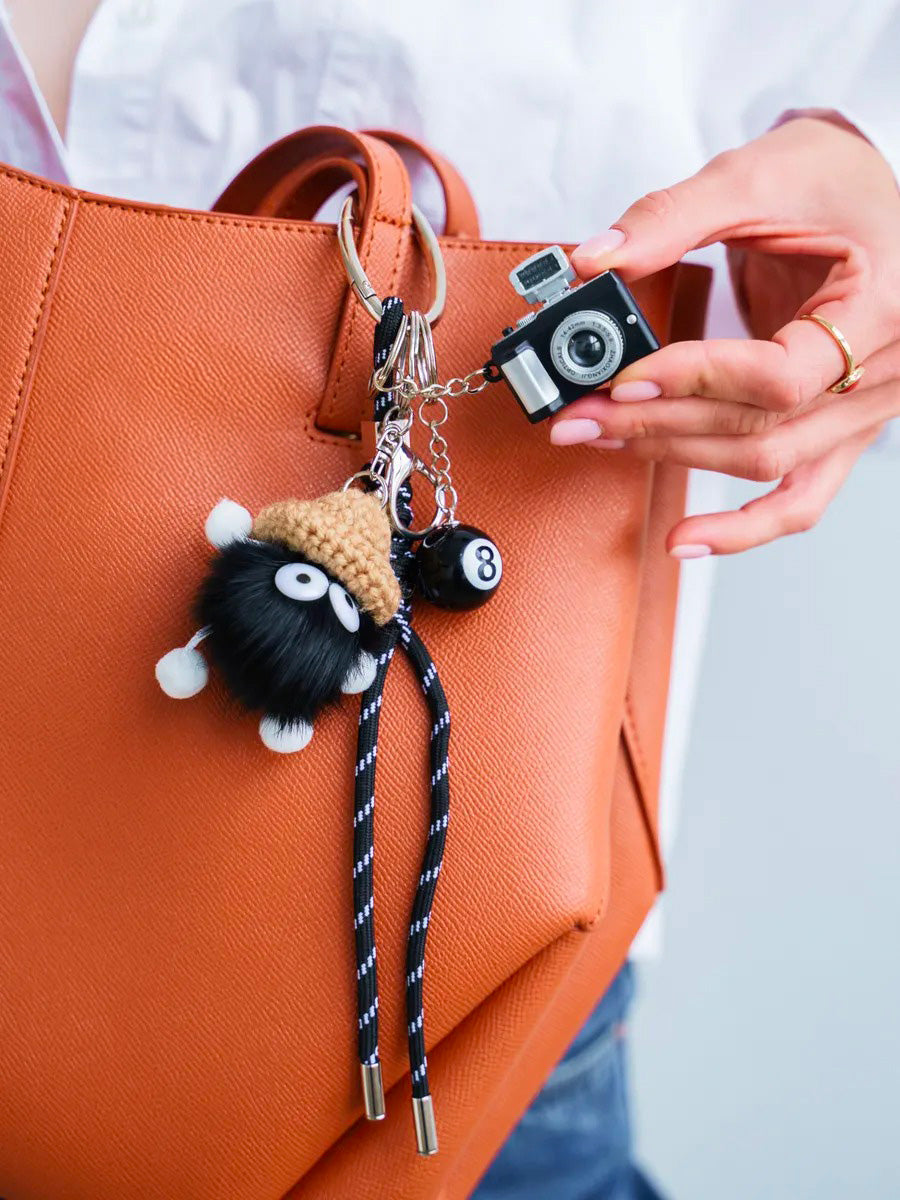 Bijou de sac, peluche noire chapeau, mini appareil photo, boule 8, corde tressée, porte-clés, modèle Labu