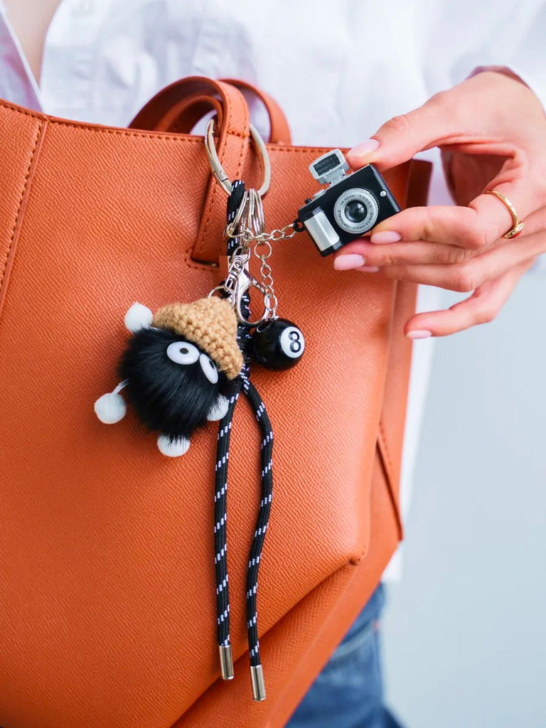 Bijou de sac, peluche noire chapeau, mini appareil photo, boule 8, corde tressée, porte-clés, modèle Labu