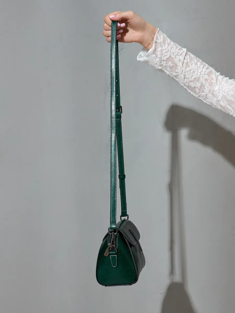 Sac bandoulière femme cuir, petit sac rigide, format rectangulaire, compartiments multiples, modèle Azeline