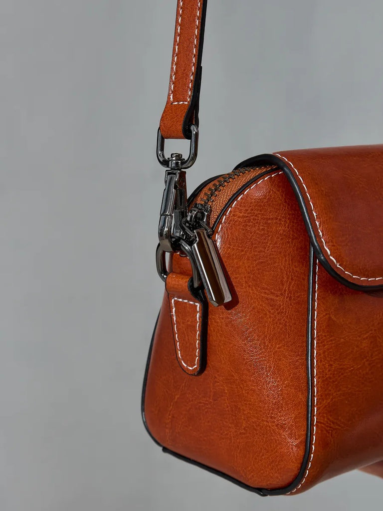 Sac bandoulière femme cuir, petit sac rigide, format rectangulaire, compartiments multiples, modèle Azeline