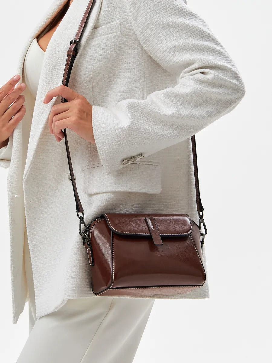 Sac bandoulière femme cuir, petit sac rigide, format rectangulaire, compartiments multiples, modèle Azeline