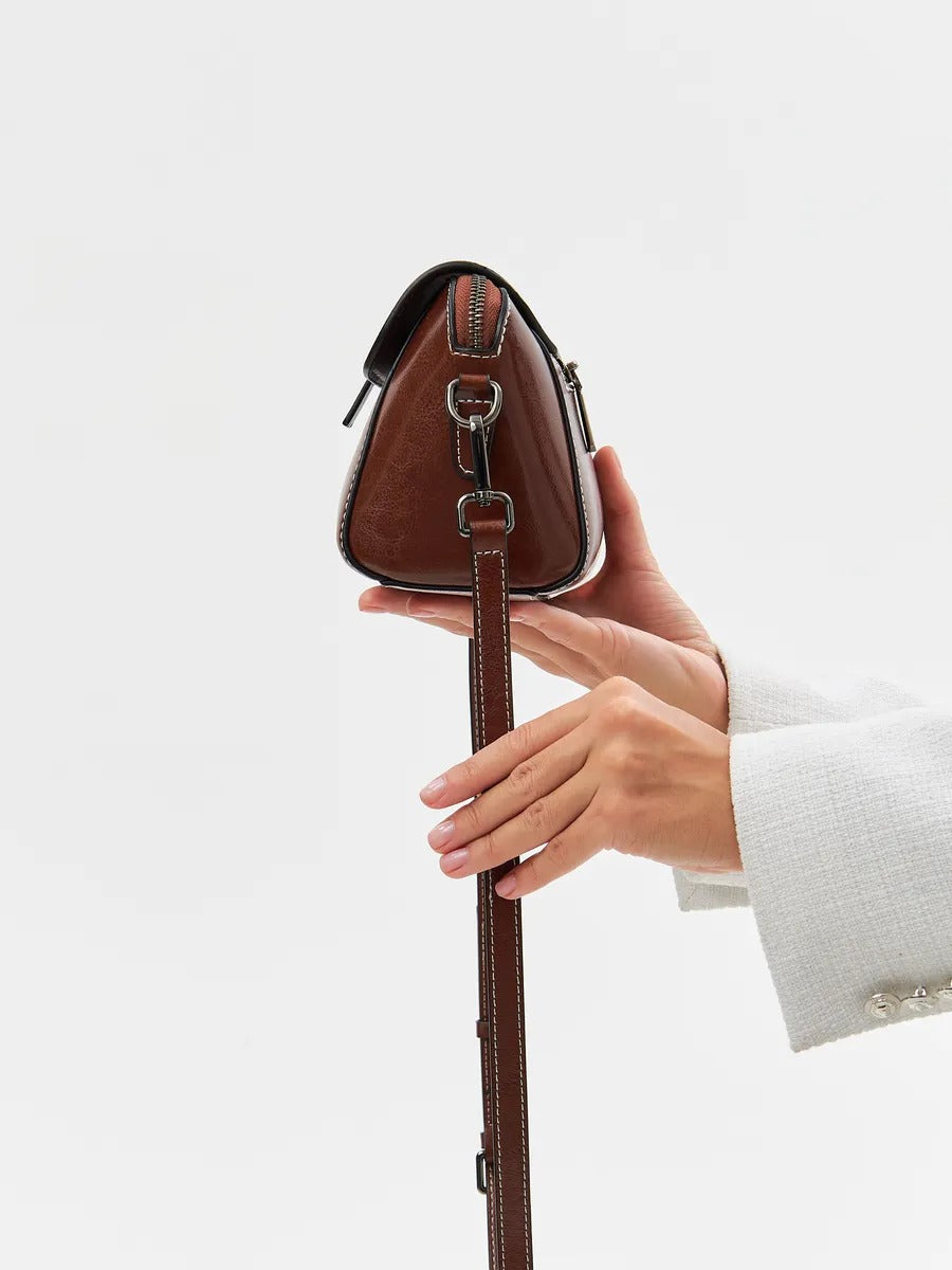 Sac bandoulière femme cuir, petit sac rigide, format rectangulaire, compartiments multiples, modèle Azeline