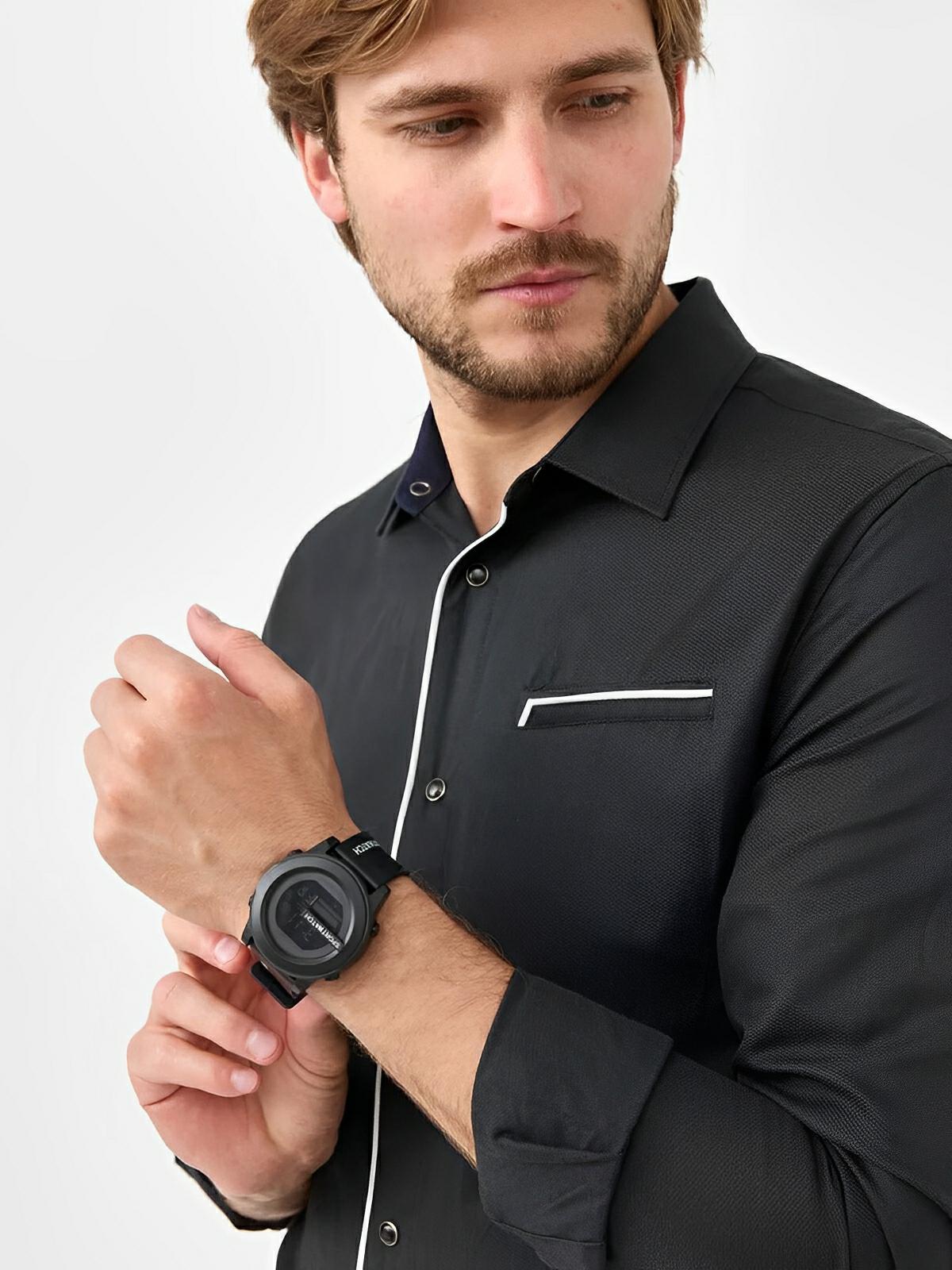 Montre digitale sportive, grand cadran, étanche 50m, chronomètre, affichage LED, en silicone, modèle Sopra - Montre - Noir